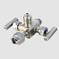 БКН2-41-12Х18Н10Т Блок клапанный 2-х вент. 1/2"NPT(В)/М20х1,5(В - накид.гайка)/1/2"NPT(Н), Pу40МПа УТ000016068